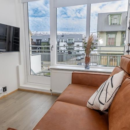 Charming Deluxe Apartment Akureyri Phòng bức ảnh