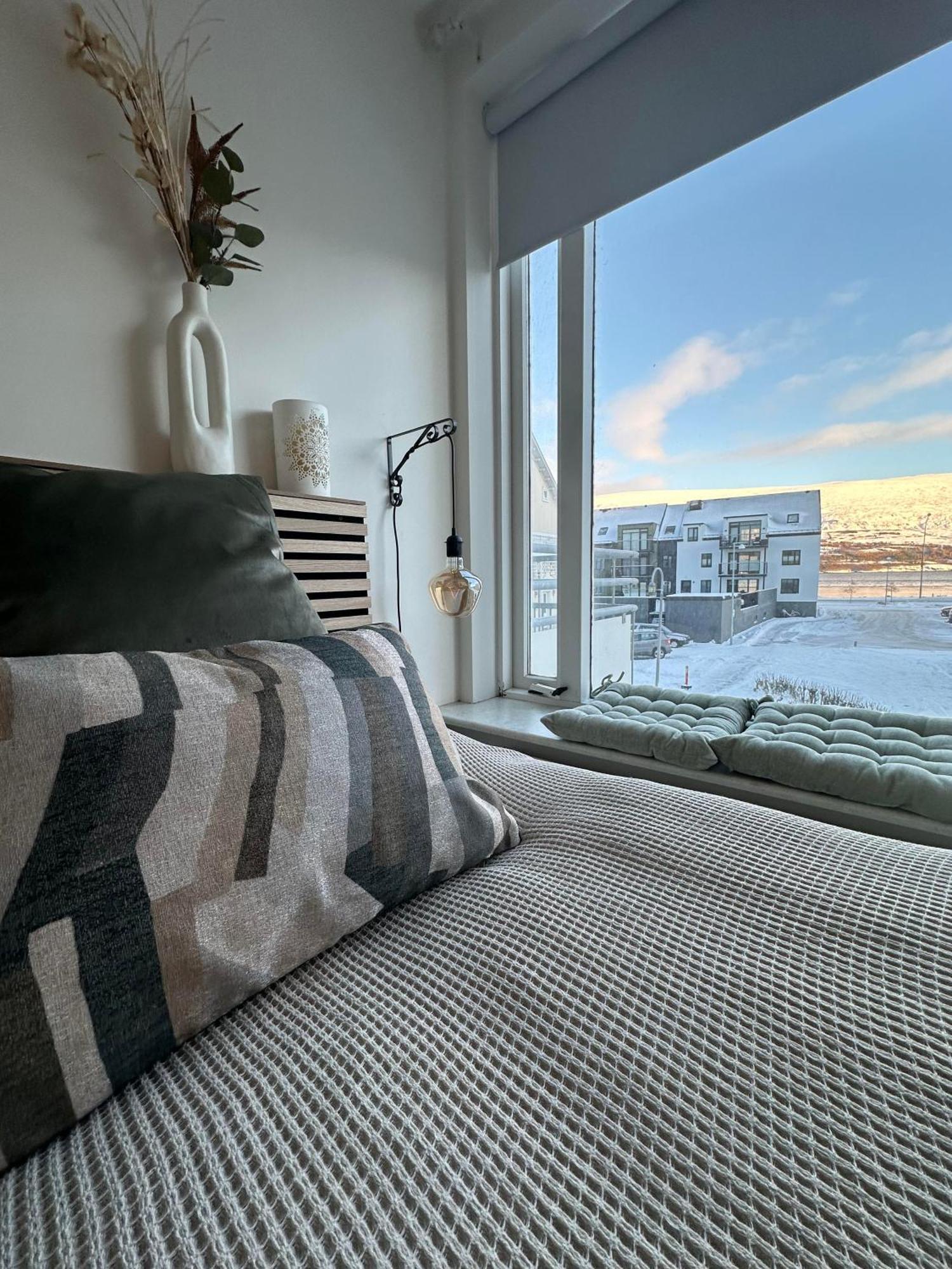 Charming Deluxe Apartment Akureyri Ngoại thất bức ảnh