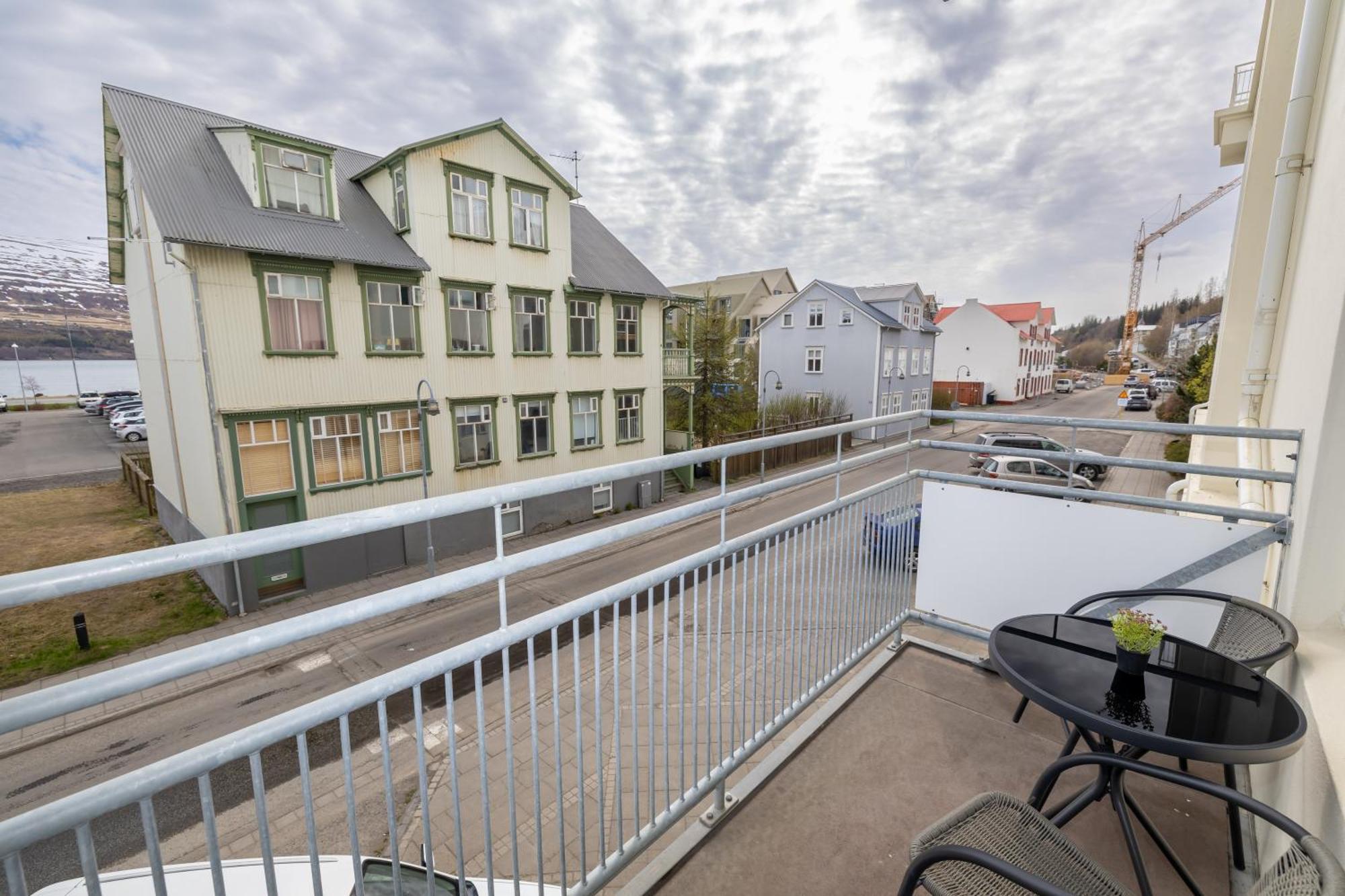 Charming Deluxe Apartment Akureyri Phòng bức ảnh
