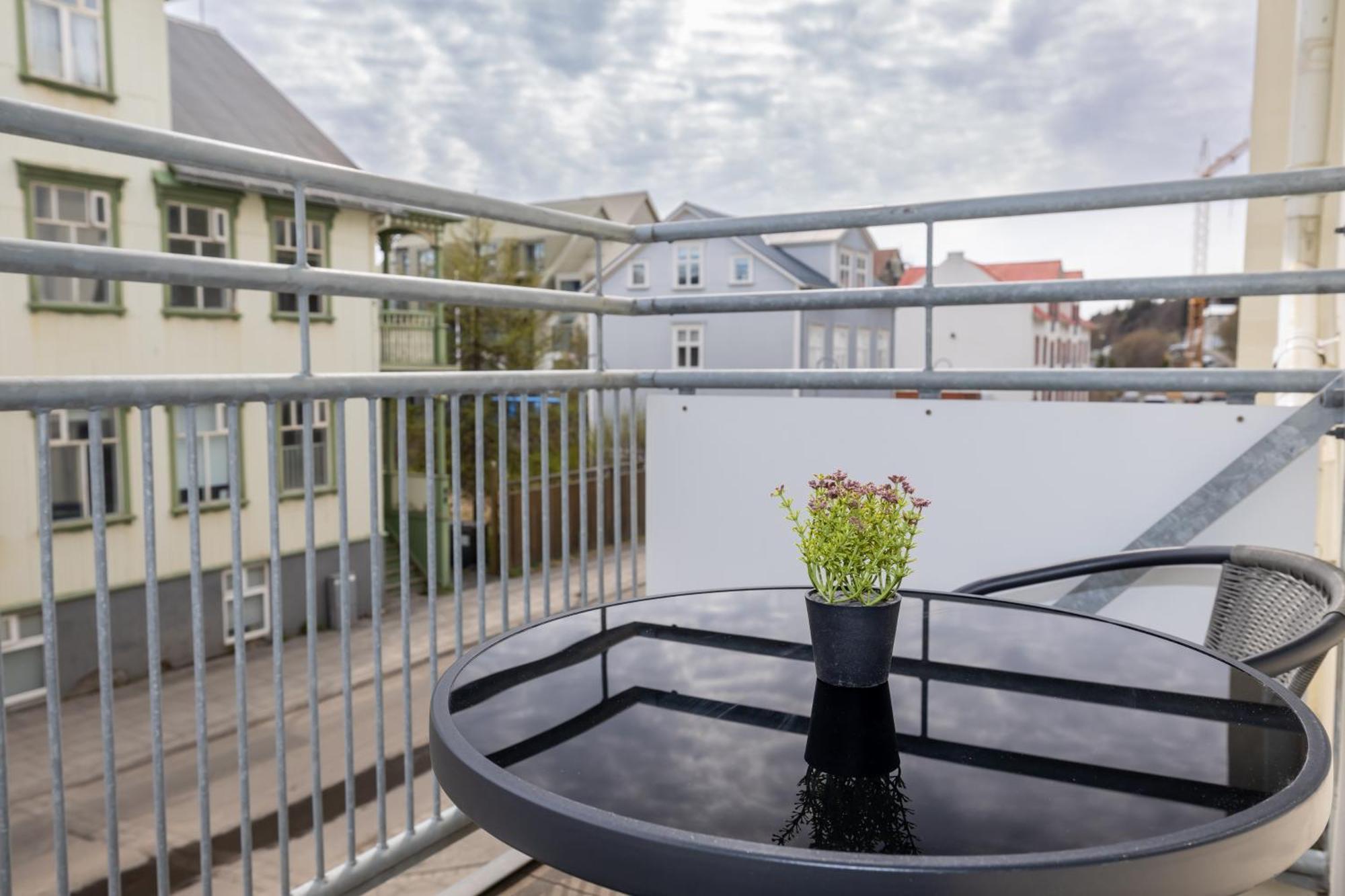 Charming Deluxe Apartment Akureyri Phòng bức ảnh